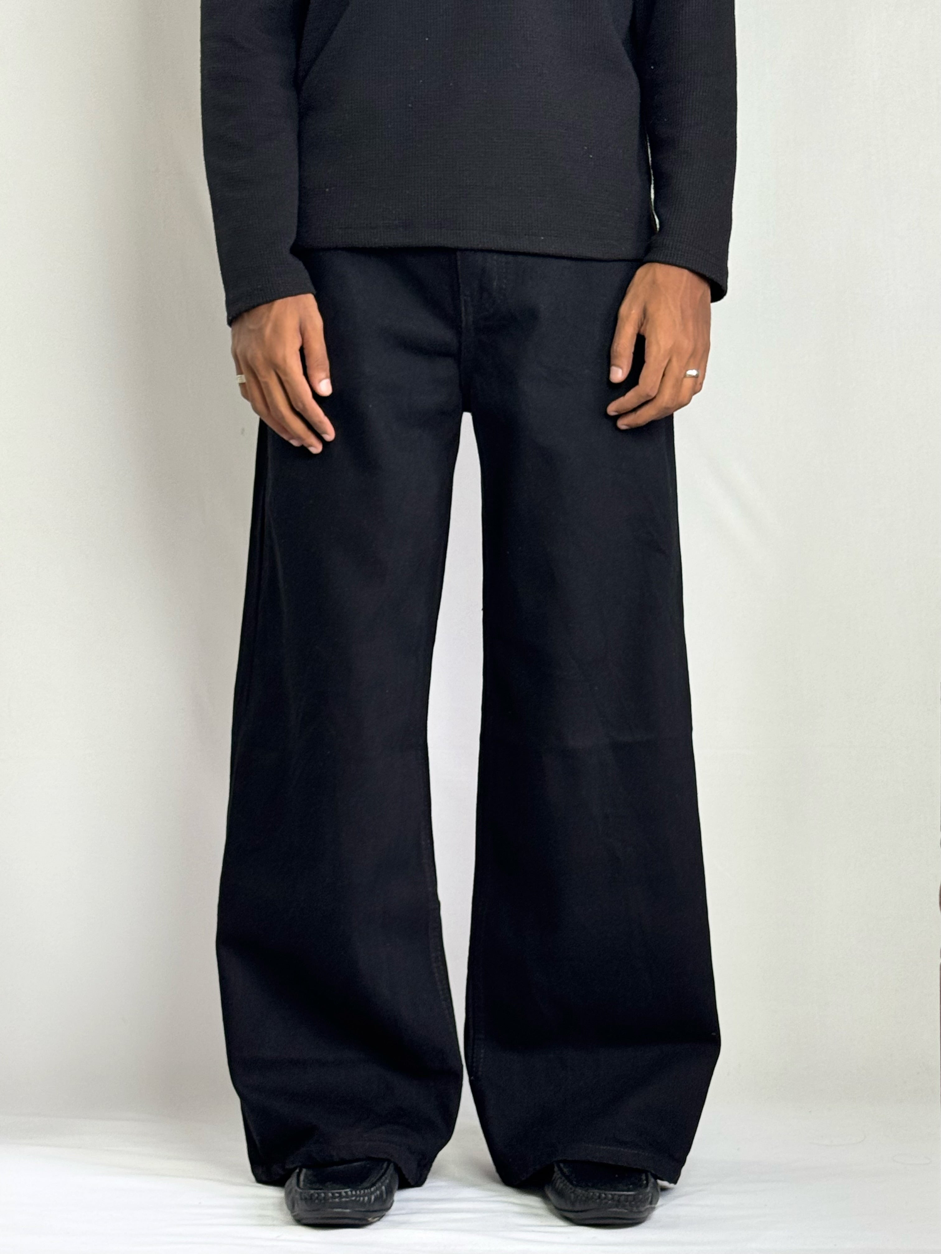 JET BLACK WIDE