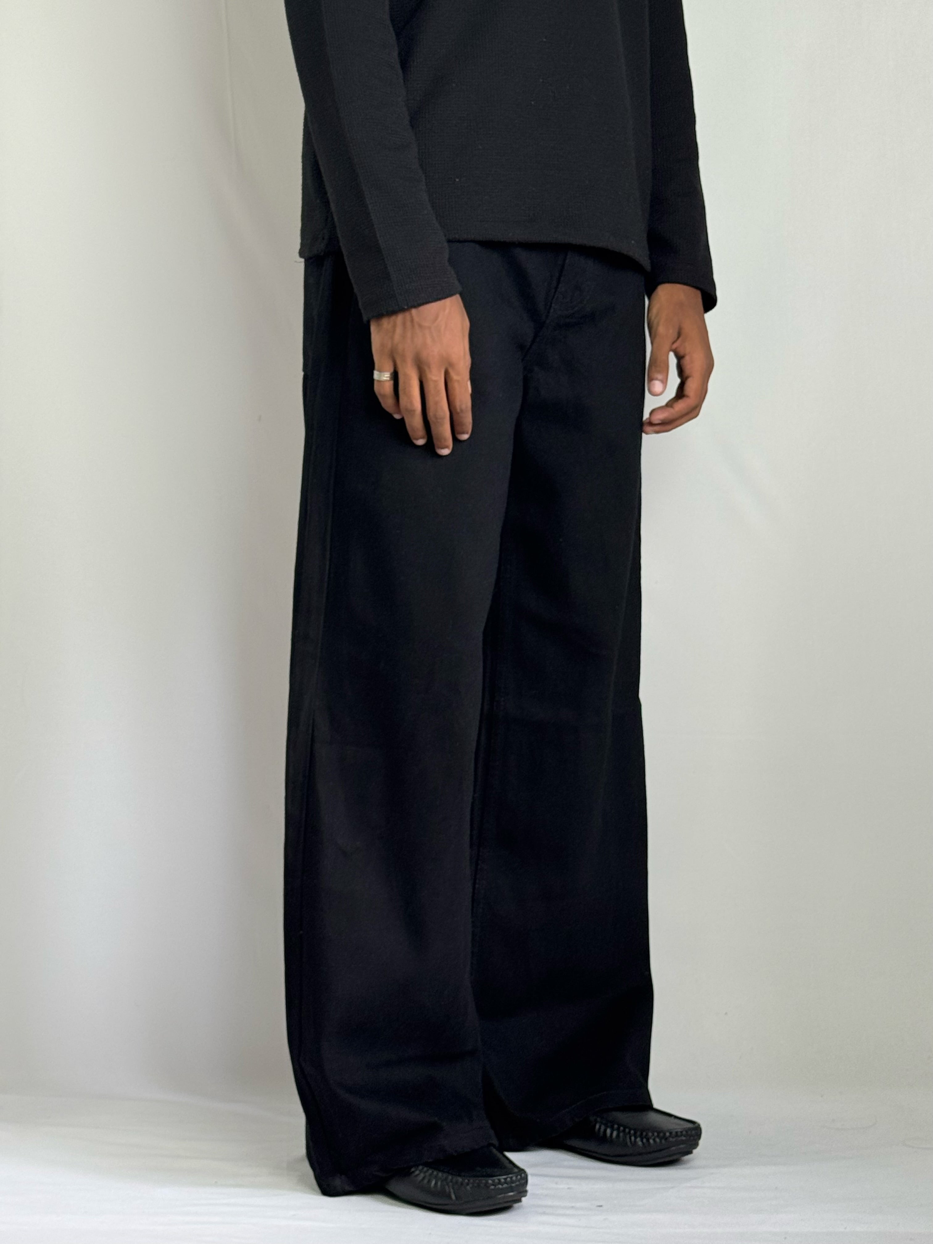 JET BLACK WIDE