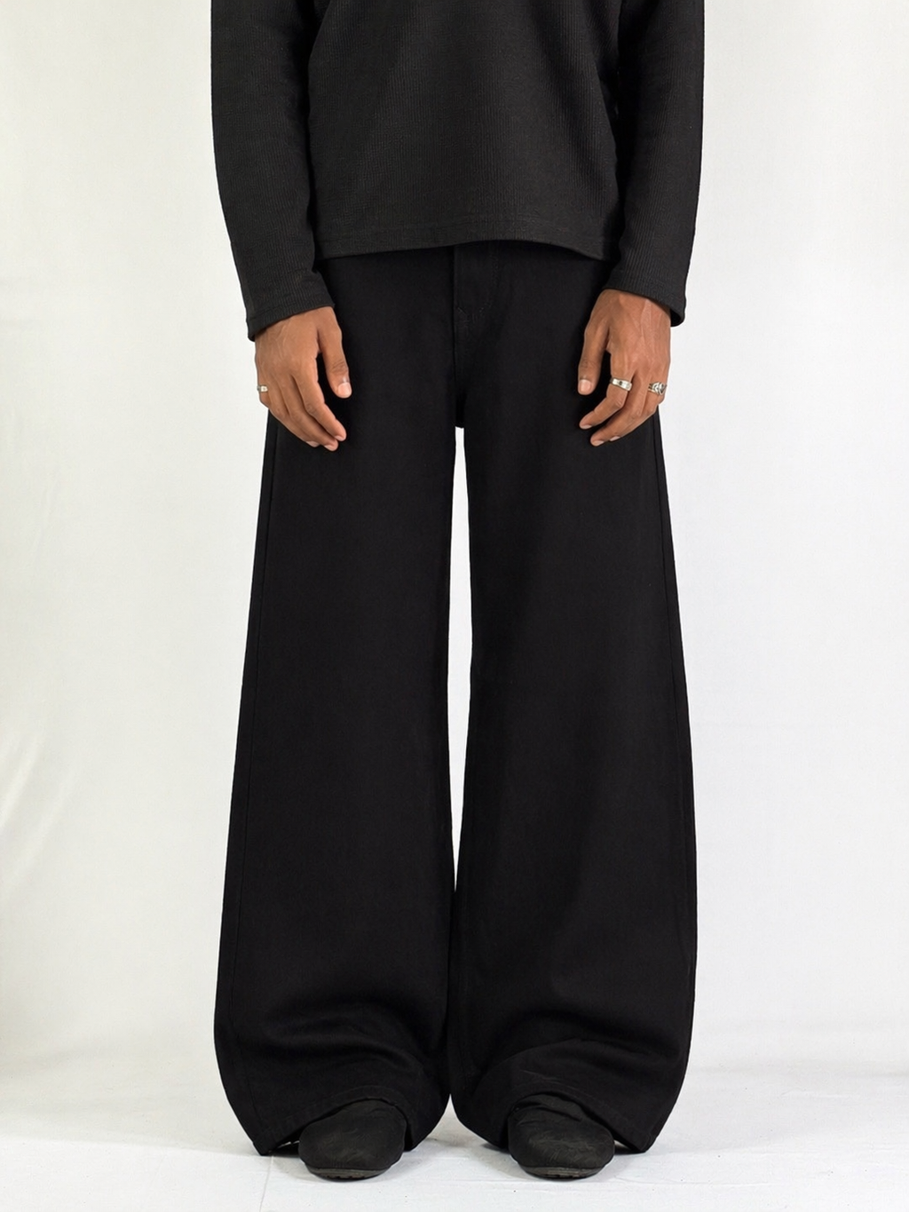 JET BLACK WIDE