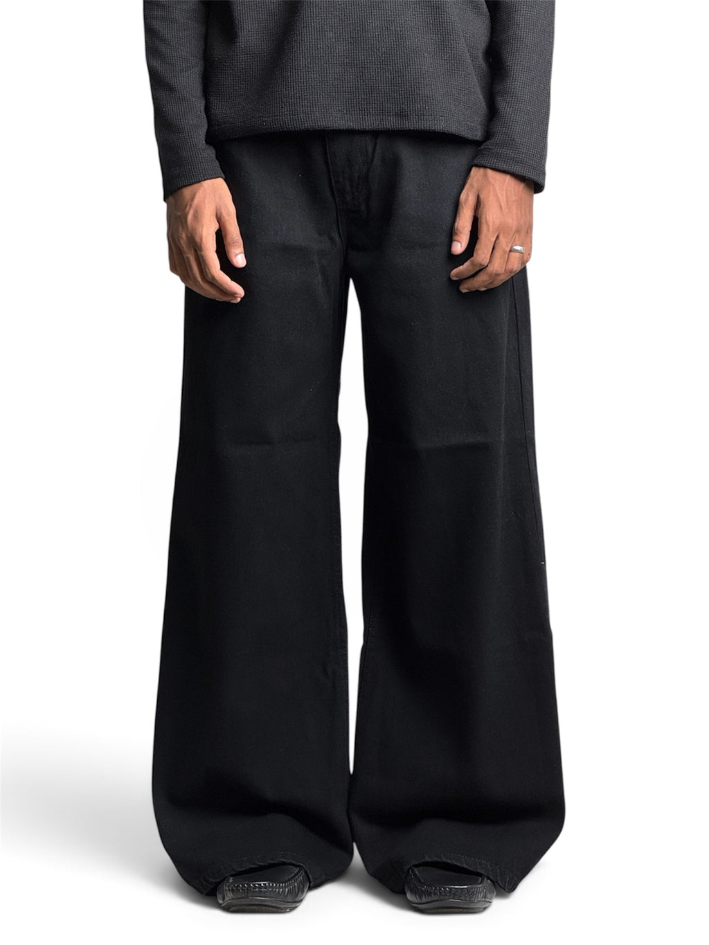 JET BLACK WIDE