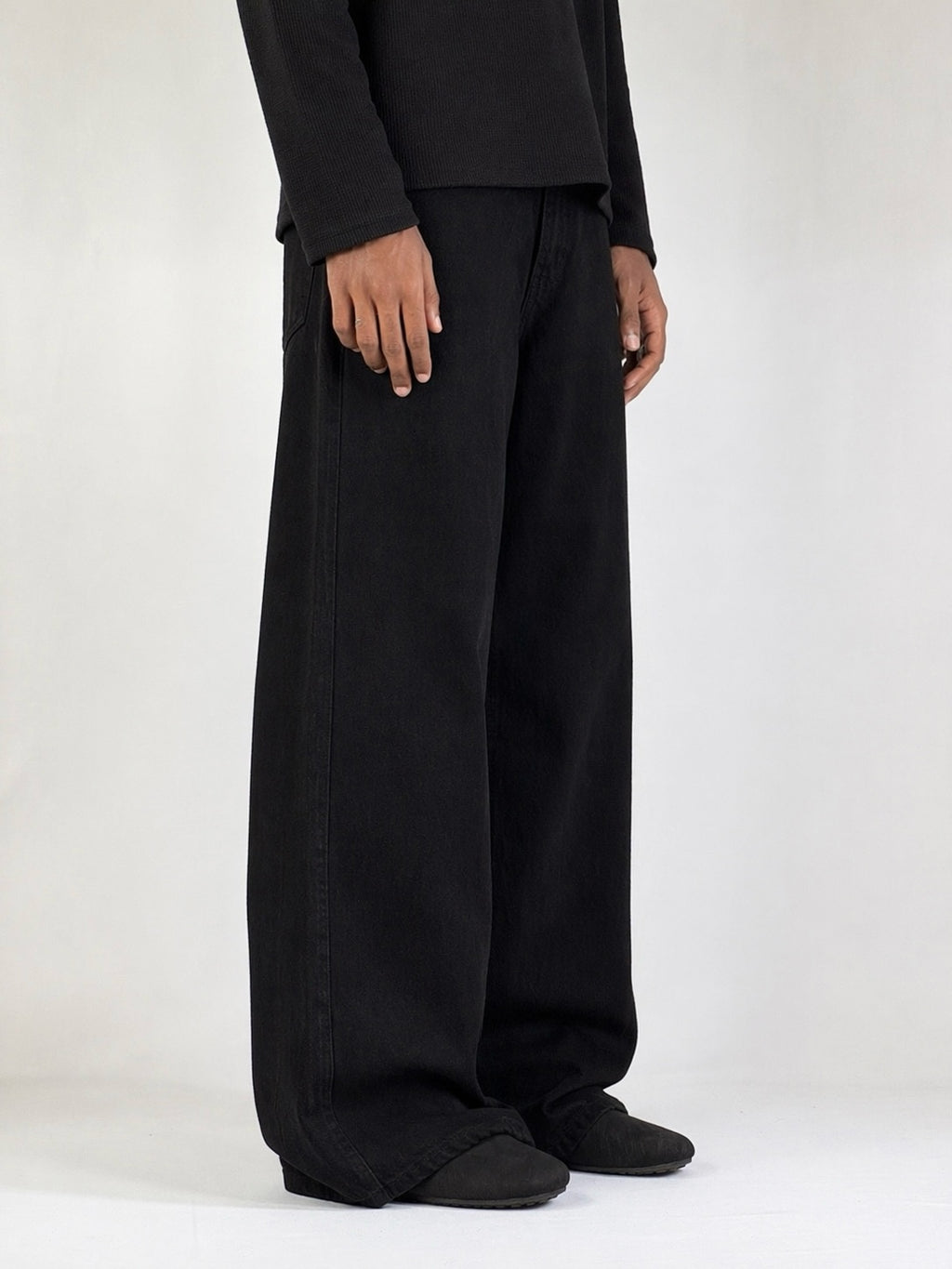 JET BLACK WIDE