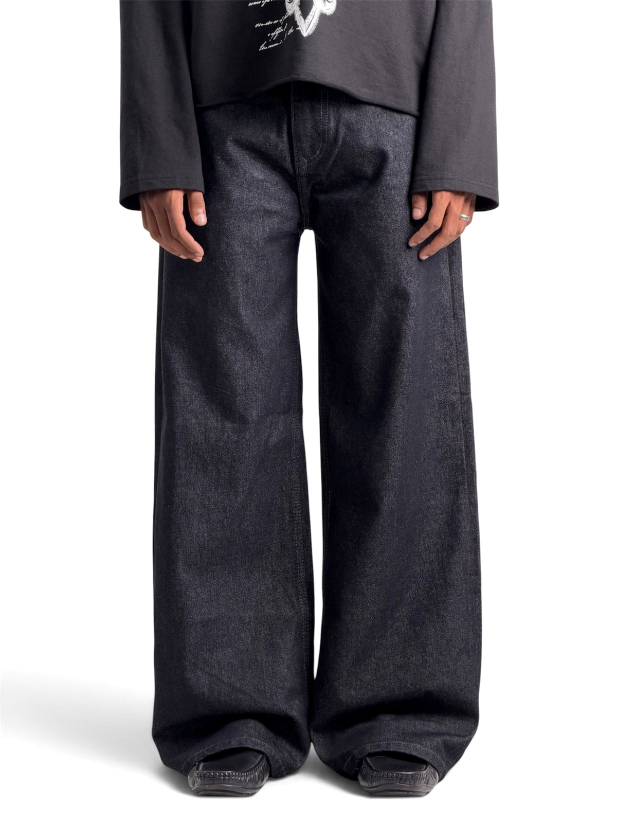 BLACK RAW DENIM